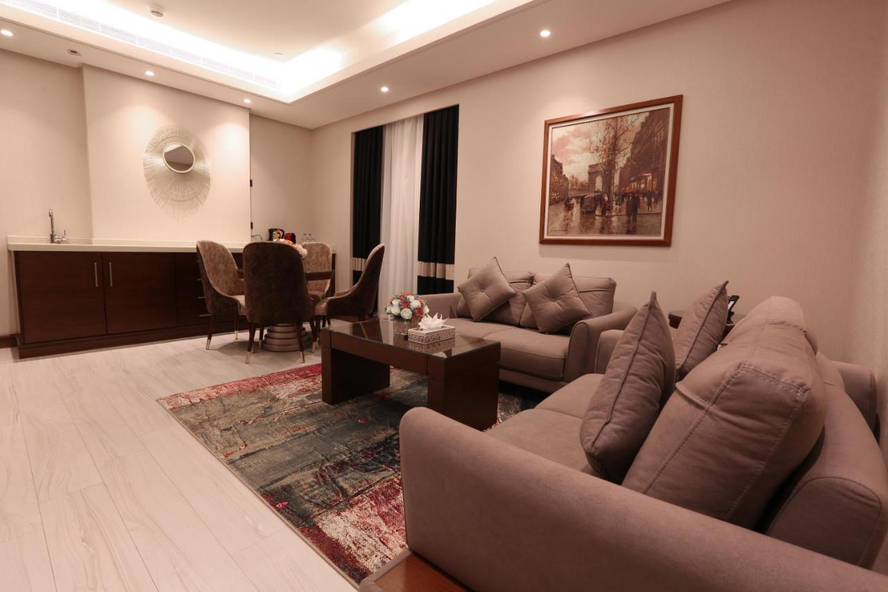 Weekend Hotel Sari Jeddah Ngoại thất bức ảnh