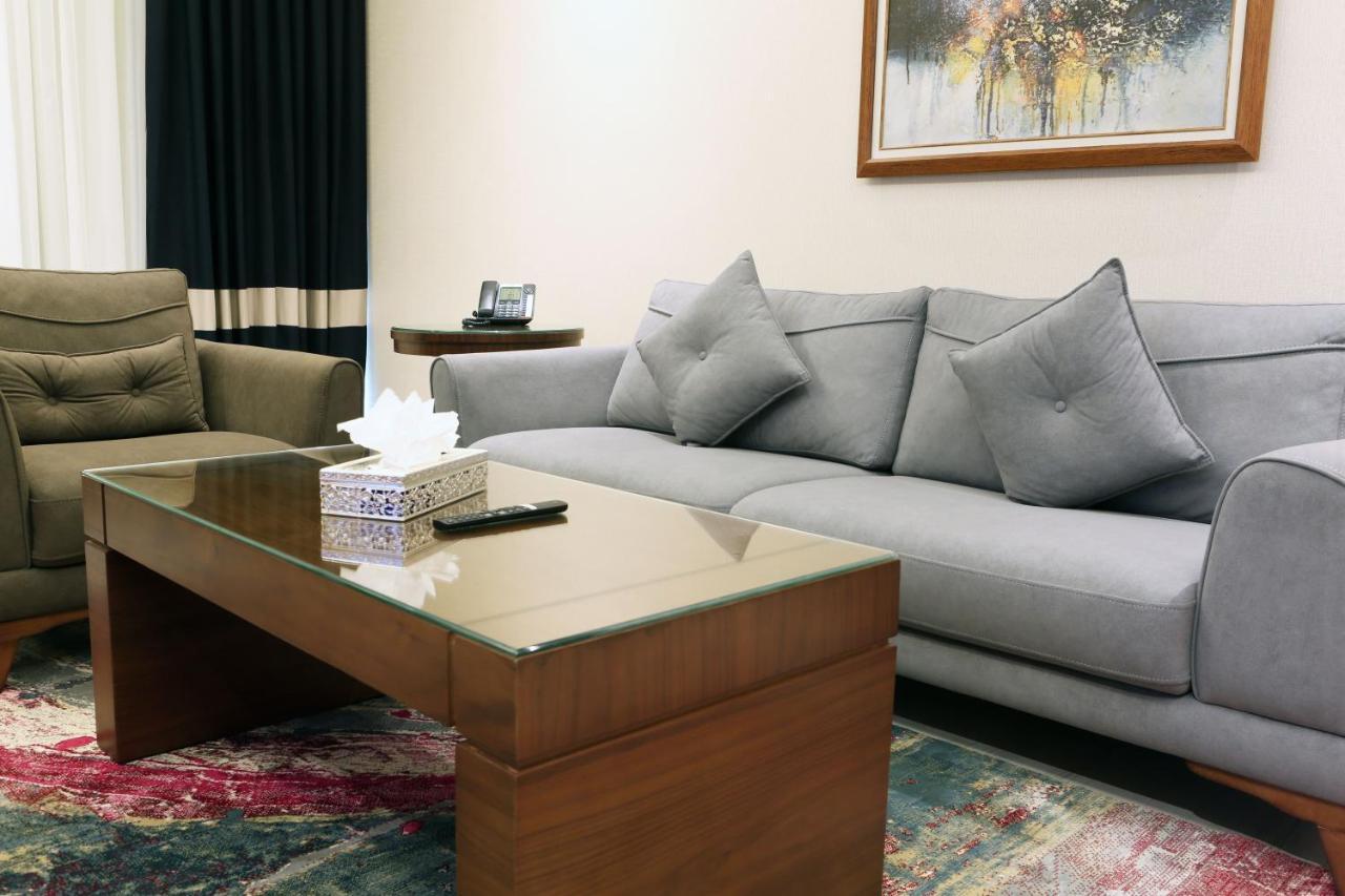 Weekend Hotel Sari Jeddah Ngoại thất bức ảnh