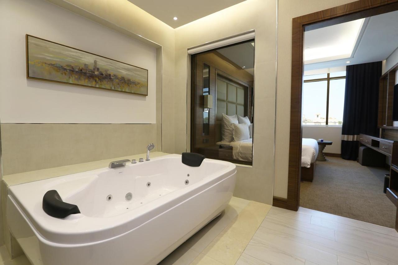 Weekend Hotel Sari Jeddah Ngoại thất bức ảnh