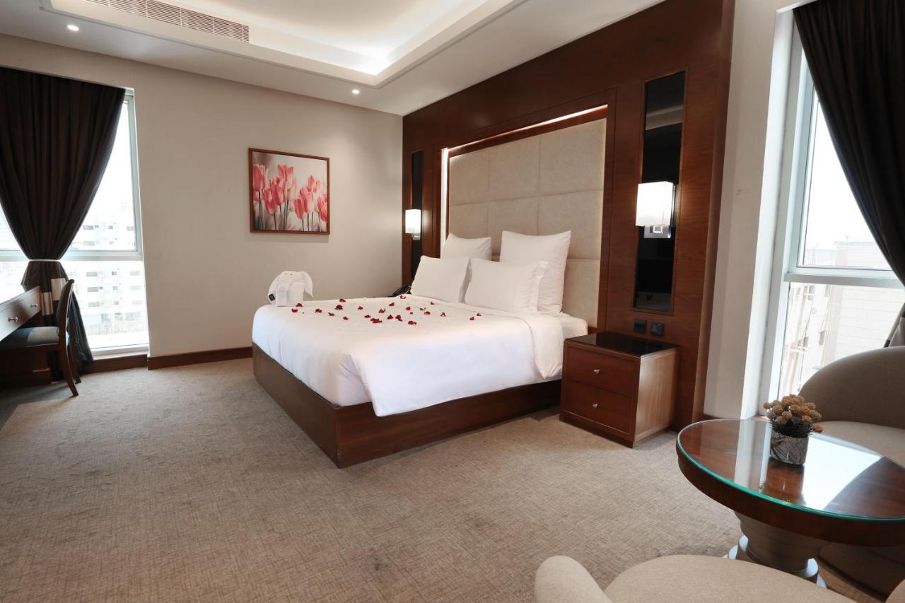 Weekend Hotel Sari Jeddah Ngoại thất bức ảnh